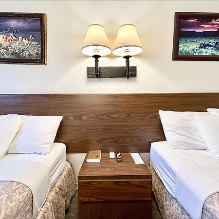 Homestead Inn Wolf Point Bagian luar foto