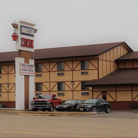 Homestead Inn Wolf Point Bagian luar foto