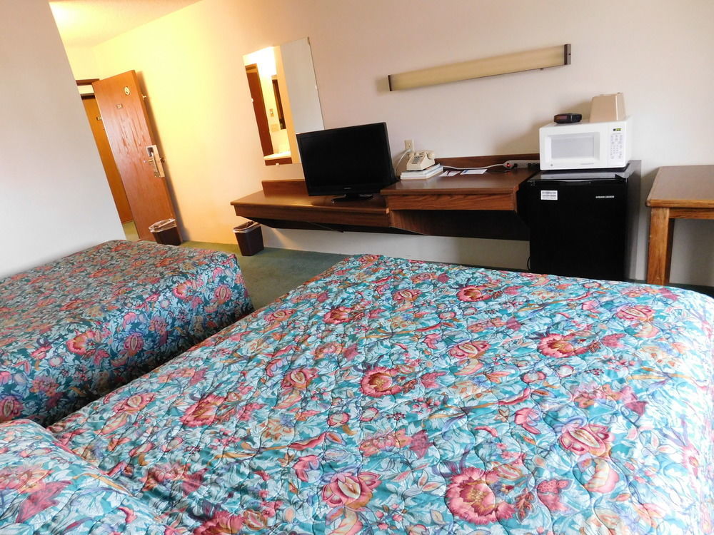 Homestead Inn Wolf Point Bagian luar foto