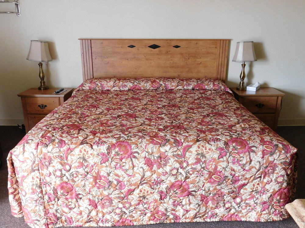 Homestead Inn Wolf Point Bagian luar foto