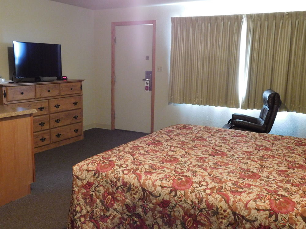 Homestead Inn Wolf Point Bagian luar foto