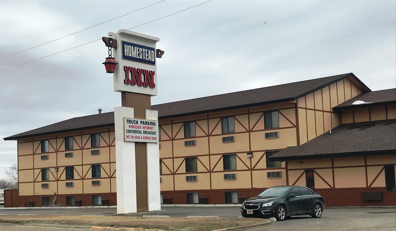 Homestead Inn Wolf Point Bagian luar foto