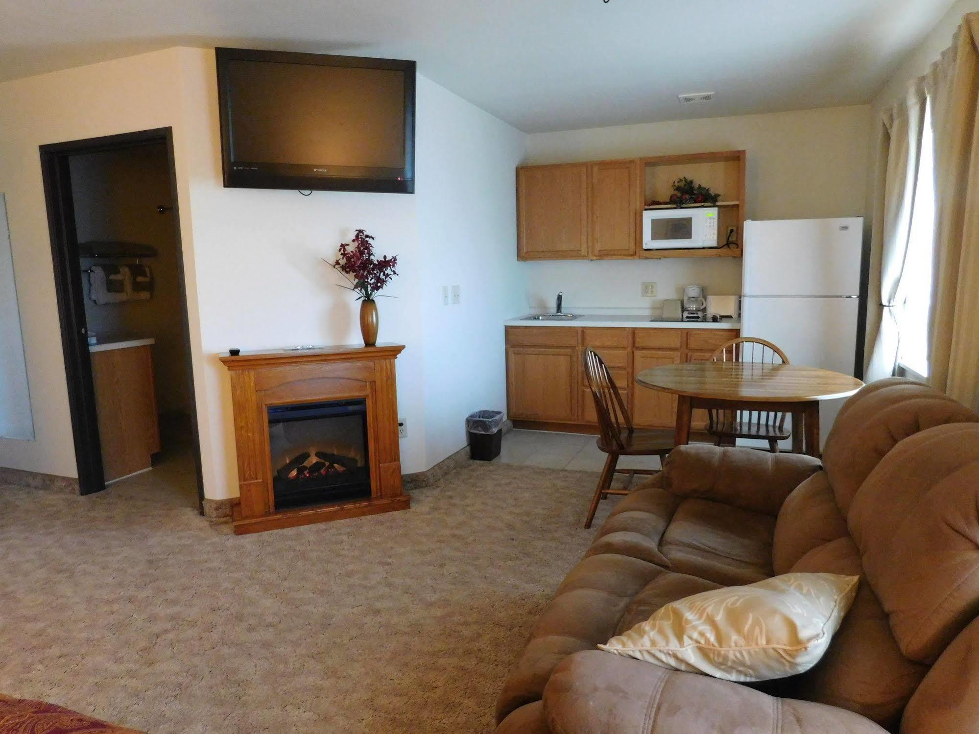 Homestead Inn Wolf Point Bagian luar foto