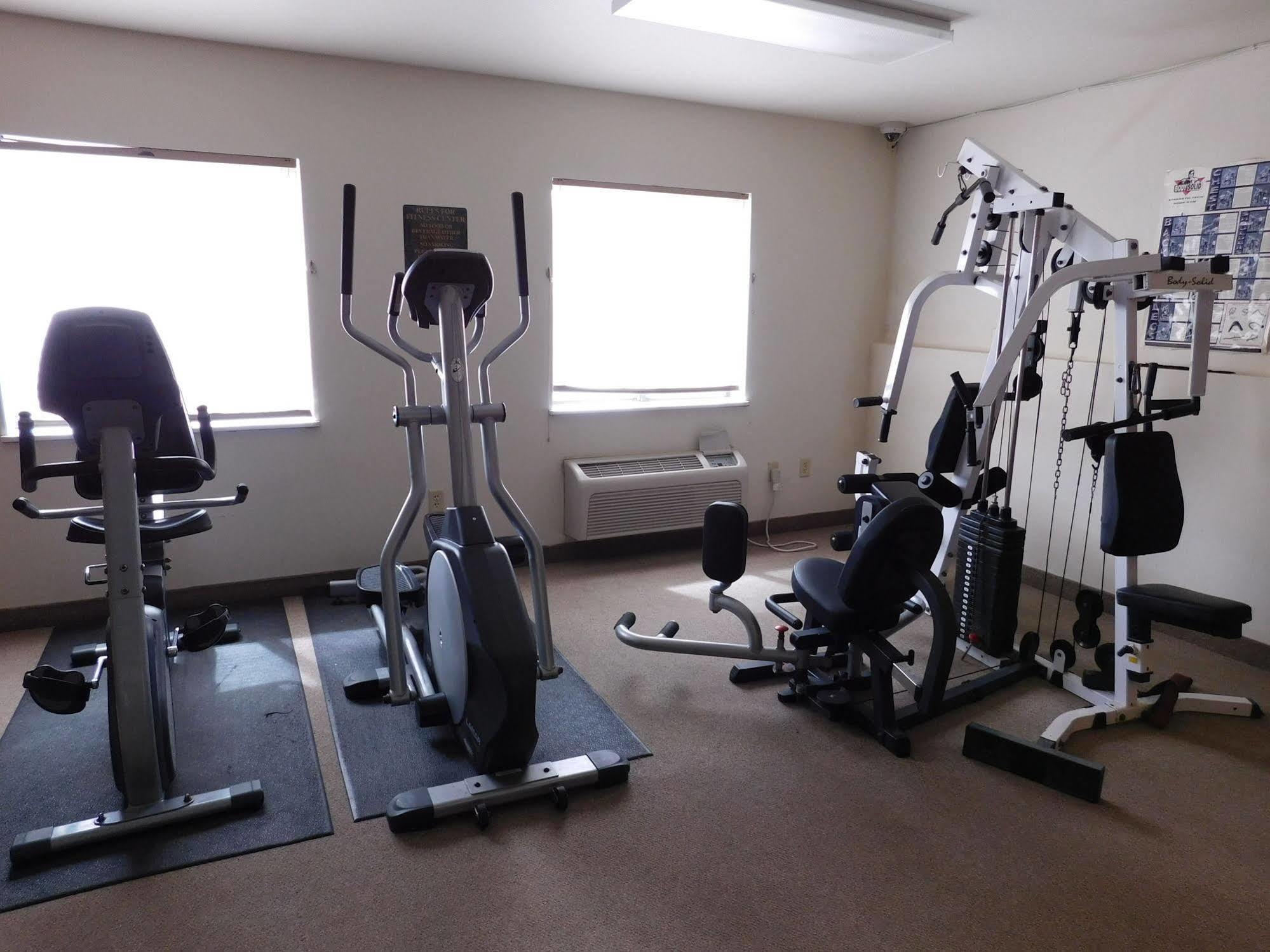 Homestead Inn Wolf Point Bagian luar foto