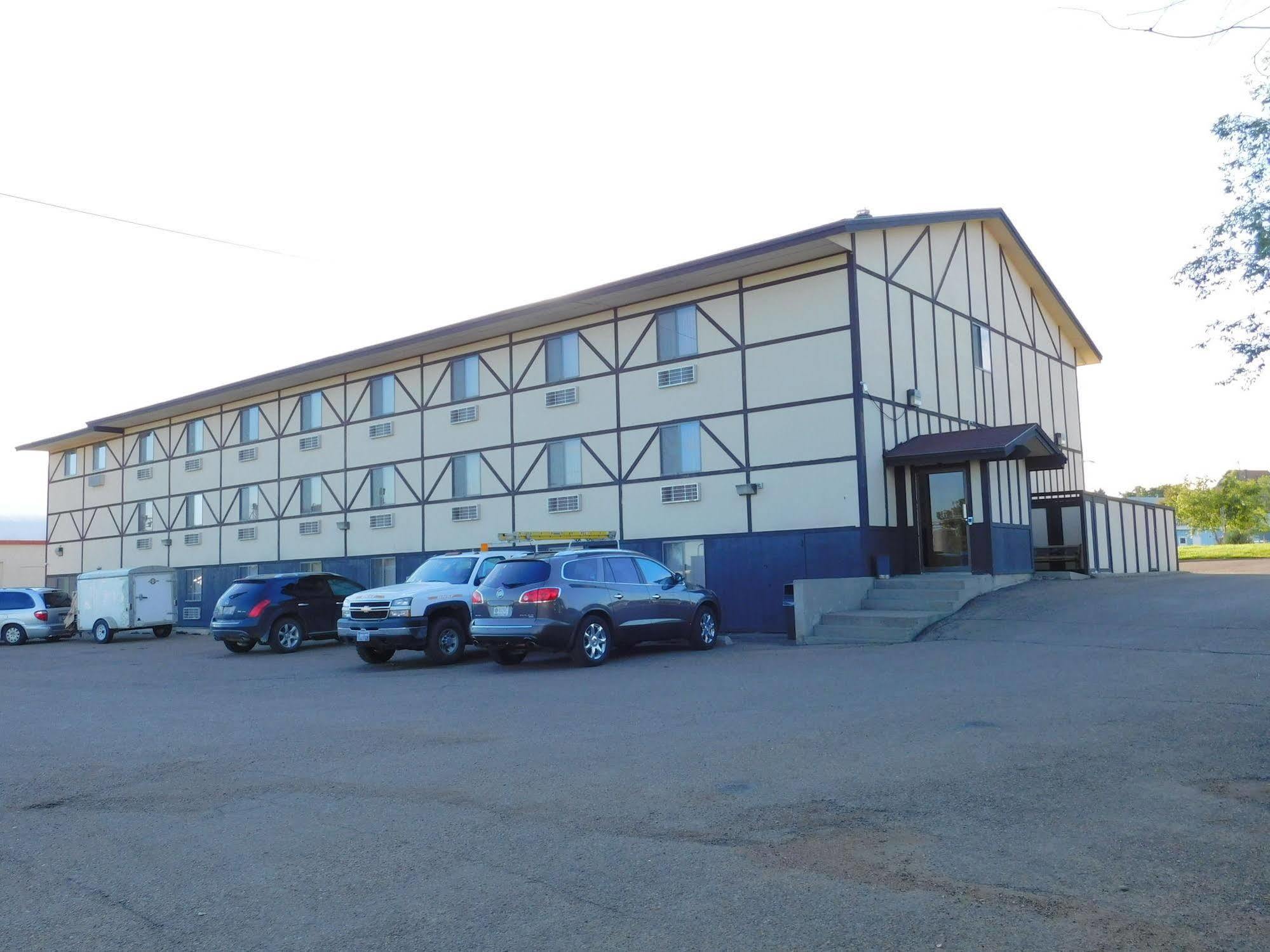Homestead Inn Wolf Point Bagian luar foto